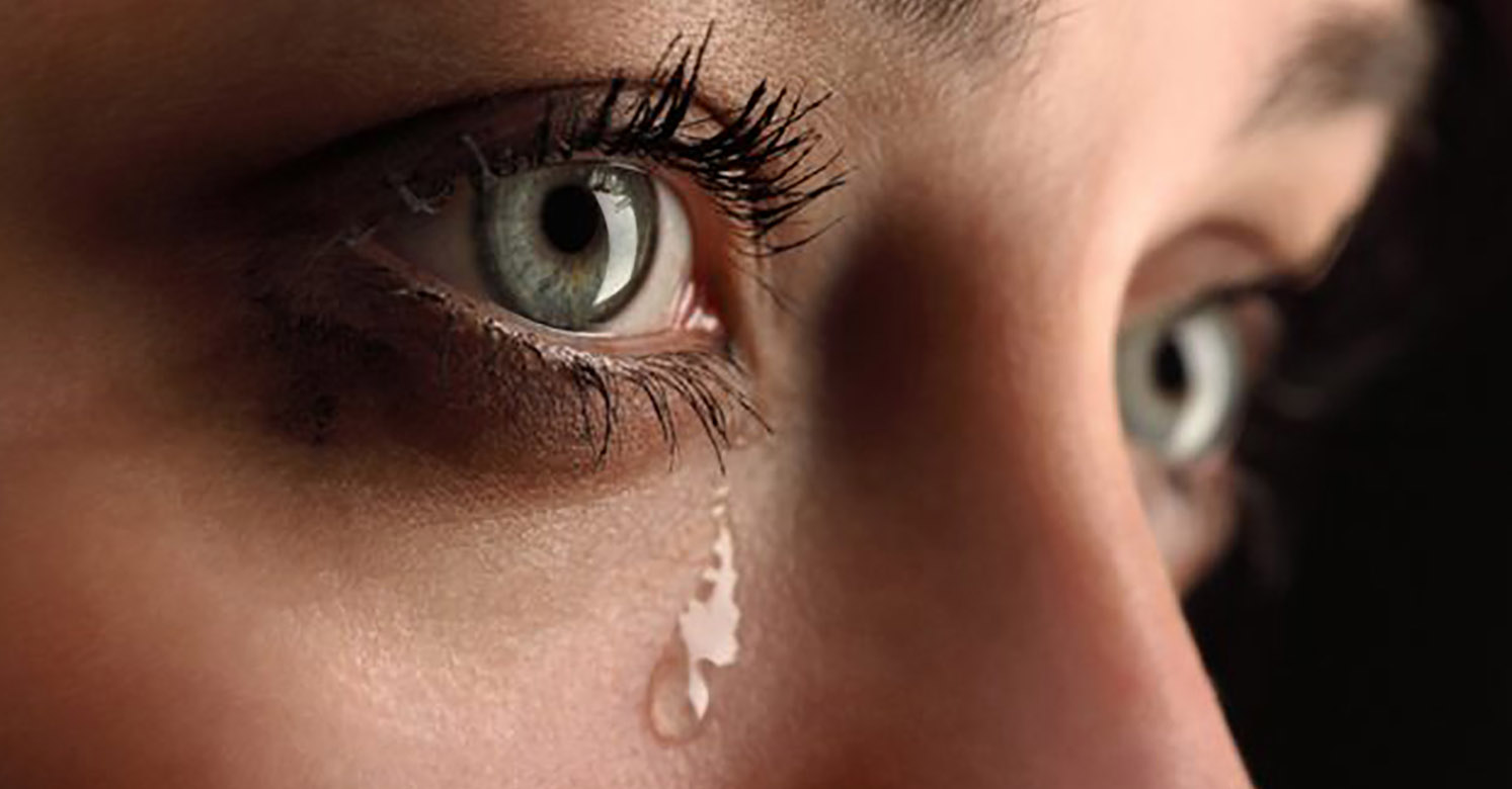 Gözyaşı Nedir? Neden Gözyaşı Dökeriz? Gözyaşının Faydaları Nelerdir? » TechWorm